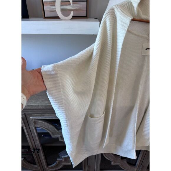 NWOT Aerie Grey Hooded Short Sleeve Cardigan Size XS - Picture 3 of 4